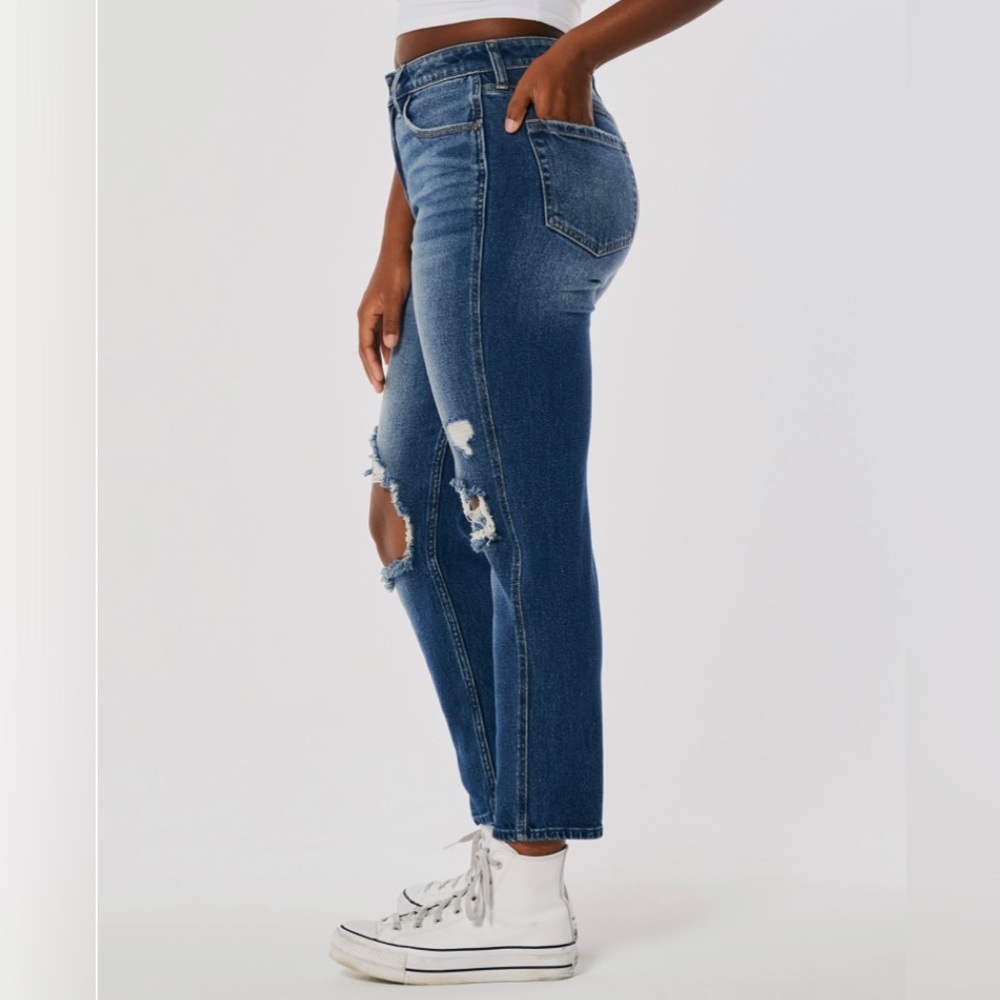 American Eagle High Rise Ripped Mom Jeans